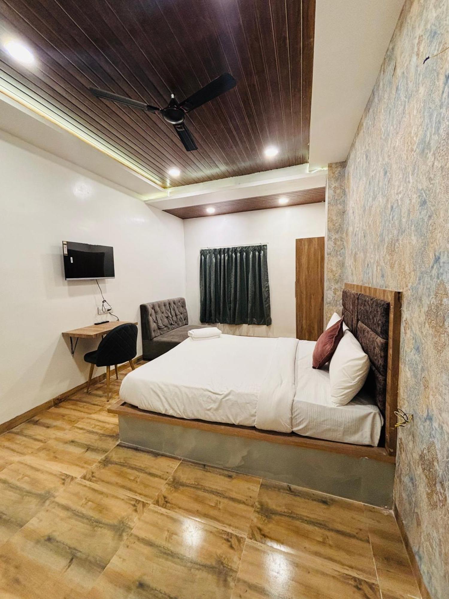 Hotel Vedicvista インドール エクステリア 写真