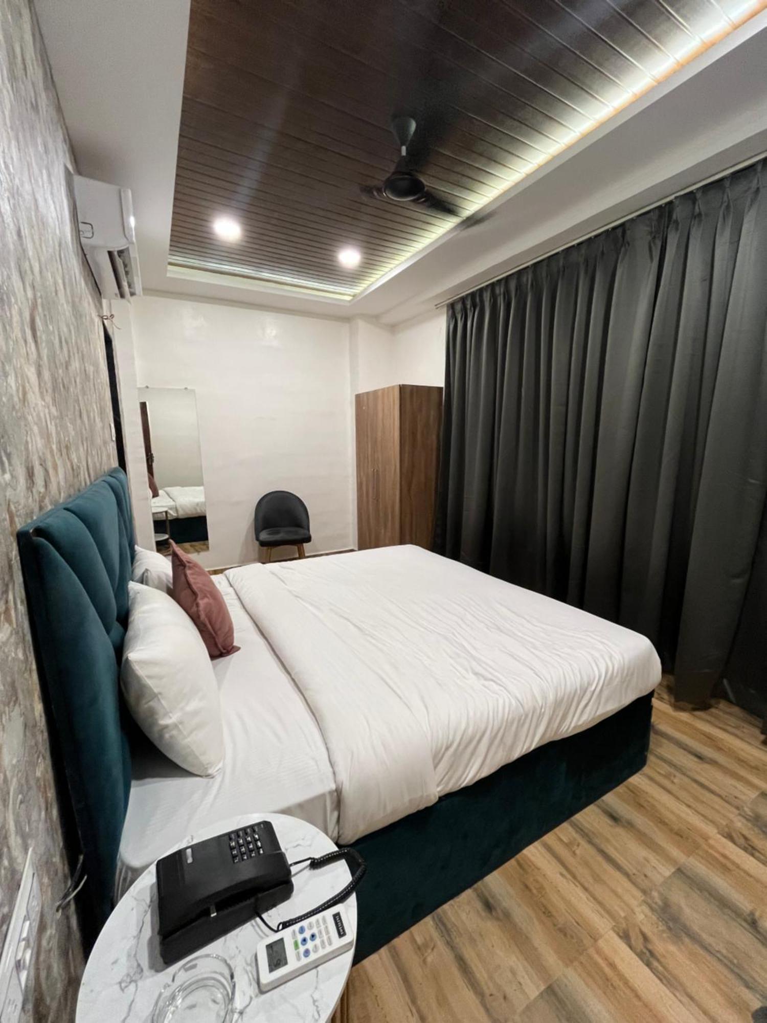 Hotel Vedicvista インドール エクステリア 写真